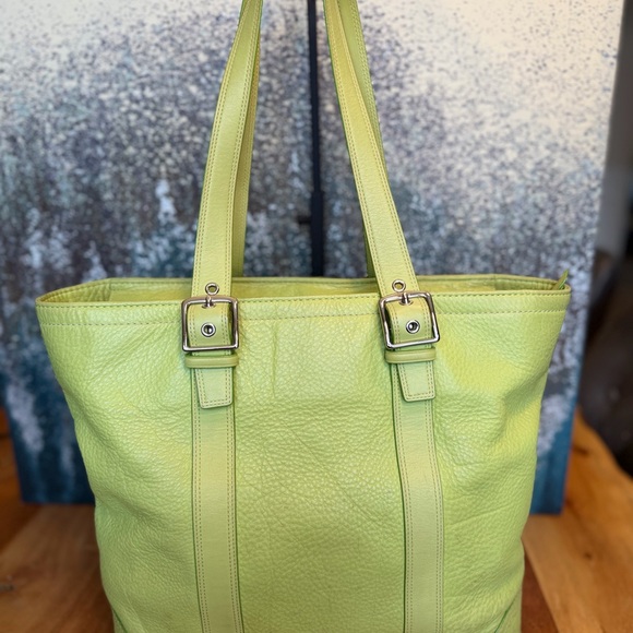 Coach Vintage 2006 Spring Green Hampton Pebbled Leather Tote - Picture 5 of 16